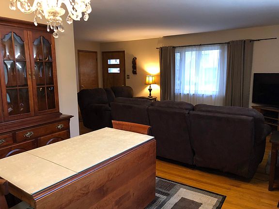 4th image of 807 Saint James Ave