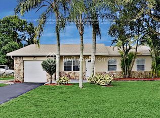 9592 Richmond Cir, Boca Raton, FL 33434