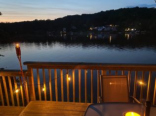 100 Waterview Dr, Sandy Hook, CT 06482