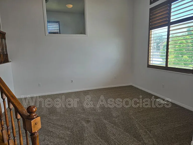 4336 W 5850 S — Photo 3