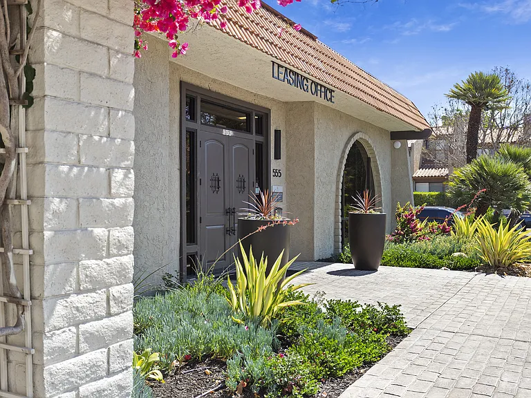 Terra Camarillo — Photo 22