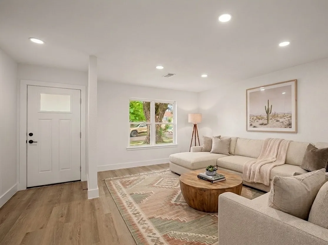 3 bed, 1428 sqft, $2,495 — Photo 3