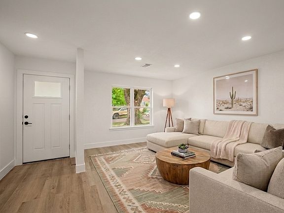 3rd image of 9006 Lodge Ct
