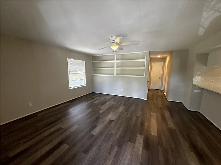318 S Poplar St #3 — Photo 2