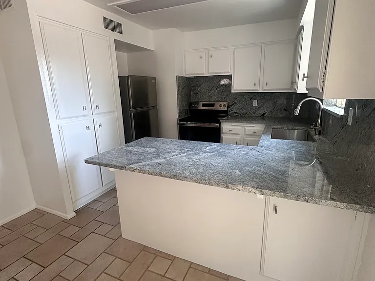 532 S Las Uvas — Photo 6