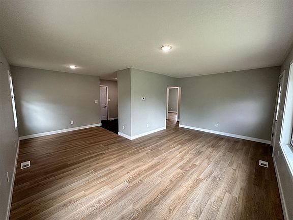 4th image of 2338 S Saint Francis St