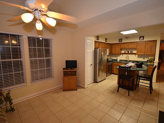 Sunroom possible dining rm