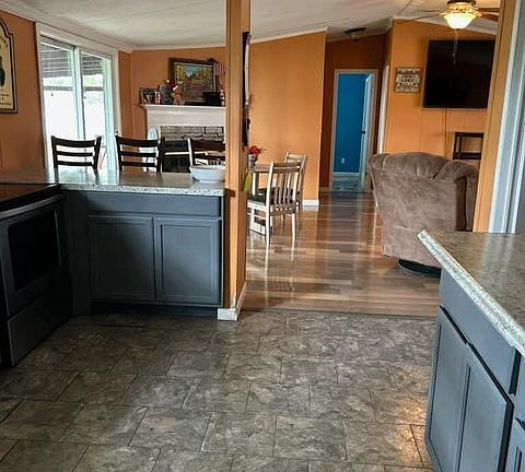 4th image of 732 Paradise Island Dr