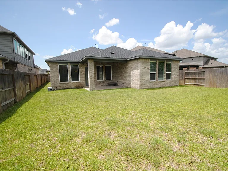 8326 Oakland Heights Ln — Photo 33