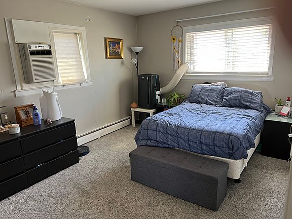 4th image of 721 W Maple Rd #1