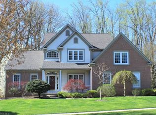 340 Chadwick Dr, Aurora, OH