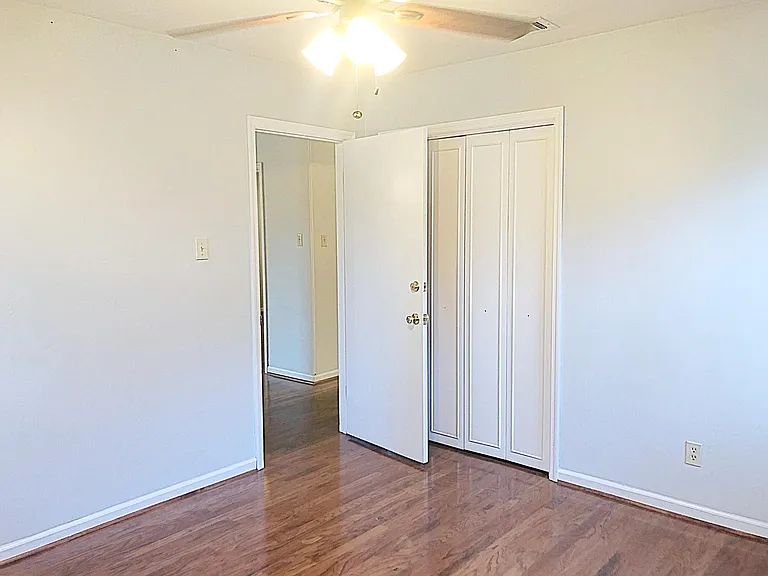 7922 Illinois St — Photo 6