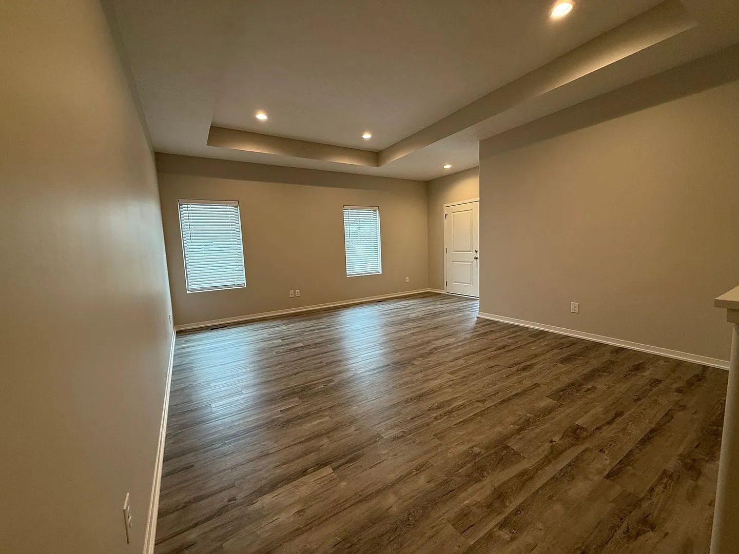 Brand New 3 bedroom/3 bath ranch townhome in Waverly — Photo 4