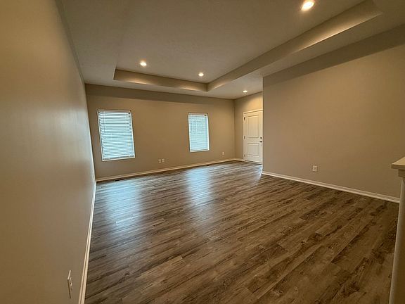 4th image of 10708 149th St
