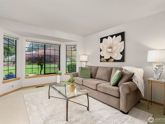4th image of 1825 Diamond Court SE