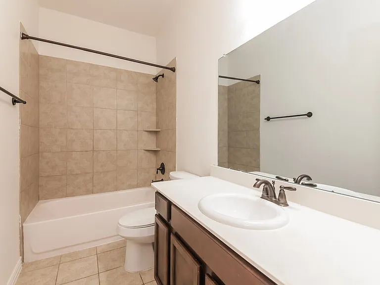 121 Pleasant Hill Ln — Photo 15