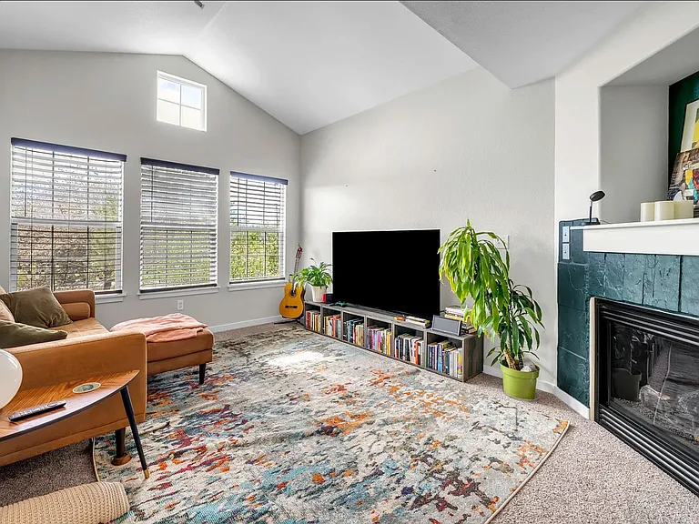 638 Beauprez Ave — Photo 8