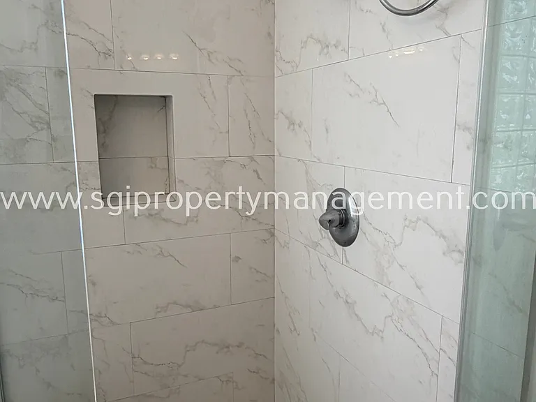 1243 E Walnut Rd — Photo 10
