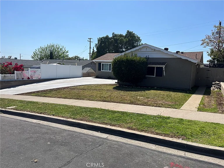 525 Twilight St — Photo 3