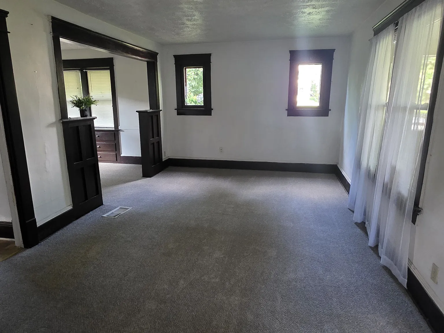 3 bed, 1248 sqft, $1,300 — Photo 3
