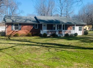 213 Excell Rd, Clarksville, TN 37043