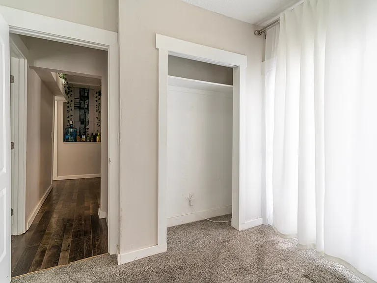 147 E Wentworth Ave — Photo 14