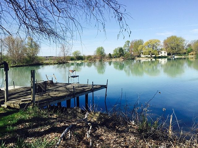 1st image of 3956 Lakeside Dr