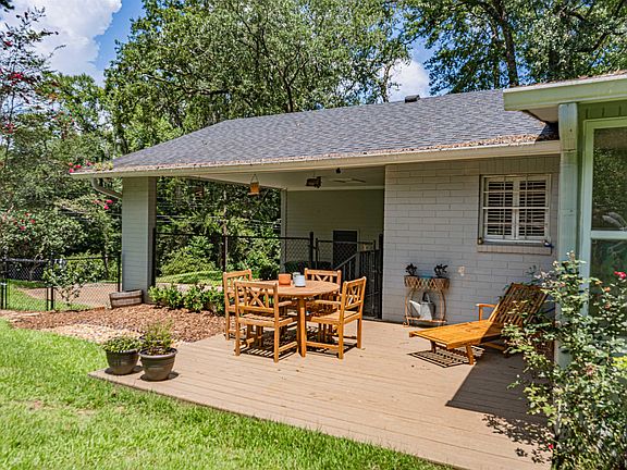 4th image of 3217 Brookforest Dr