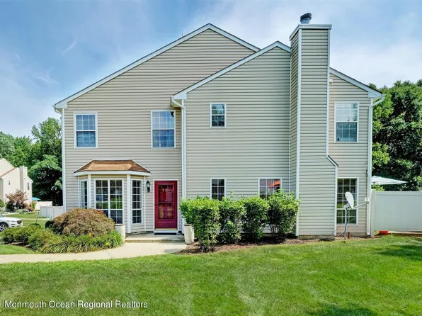 226 Teasdale Pl, Morganville, NJ 07751