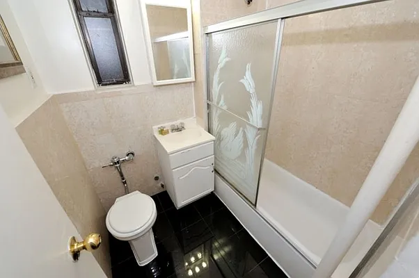 Rented by Eisenberg Exclusives | media 88