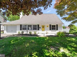 25 Cable Rd, Levittown, PA 19057