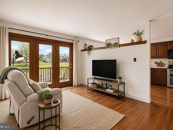 5th image of 125 Derby Dr #2