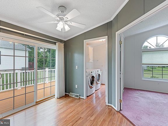 4th image of 1087 John F Kennedy Dr