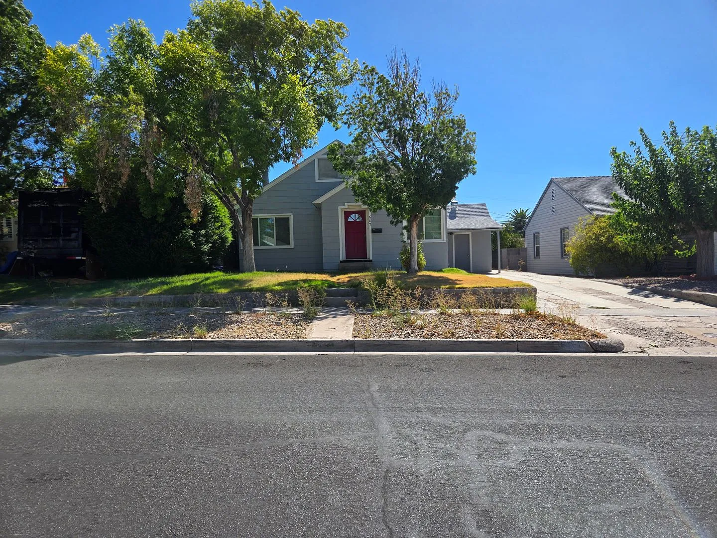 2 Weeks Free Rent An Amazing Boulder City Home! — Photo 1