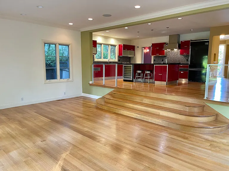 1404 Hillside Cir — Photo 3