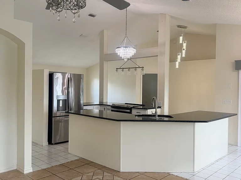 258 Shadydale Ct — Photo 5