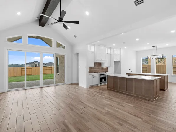 413 Lone Ranger Dr, Montgomery, TX 77316