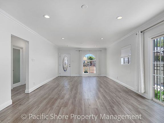 2nd image of 2219 S Redondo Blvd #2219