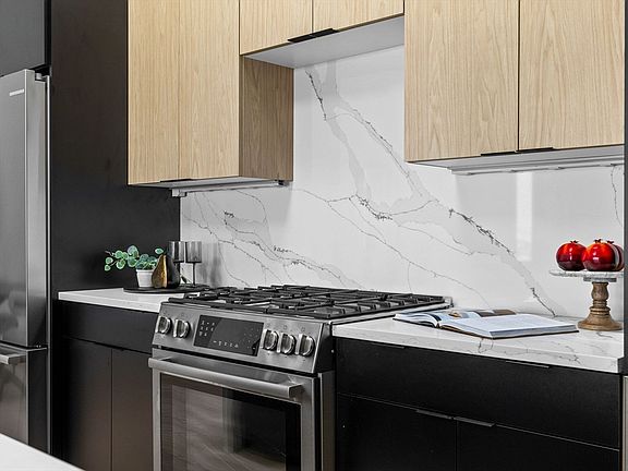 3rd image of 22 High St Penthouse 13