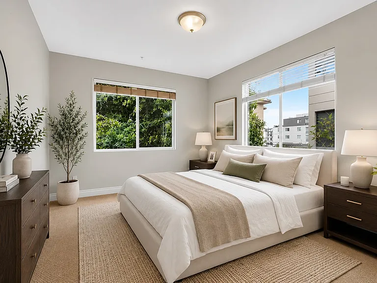 1444 S Point View St #307 — Photo 14