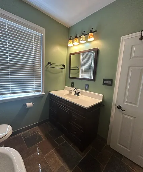 306 Kingston Rd — Photo 7
