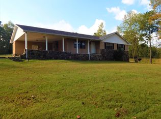 961 Herbert Gallian Dr, Waynesboro, TN 38485