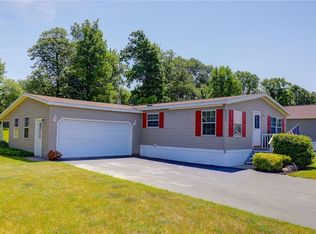 6245 Murphy Dr, Victor, NY 14564