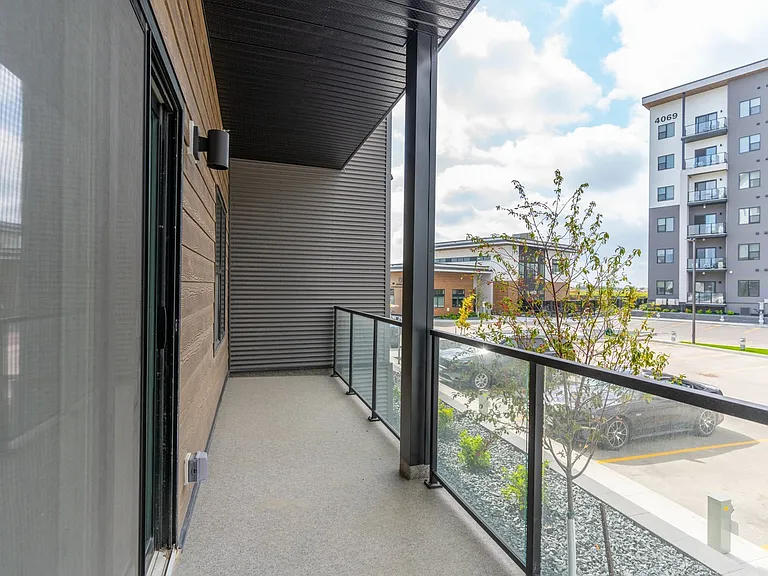 4067 Portage Ave — Photo 17