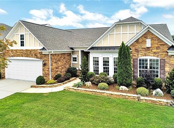2nd image of 3018 Ambleside Dr