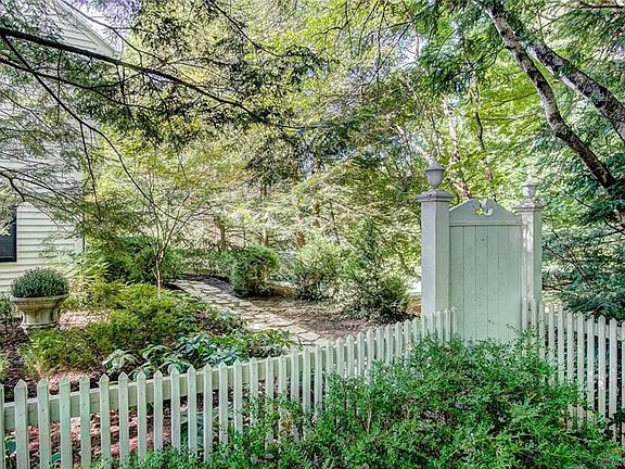 2nd image of 5227 Little Woods Ln