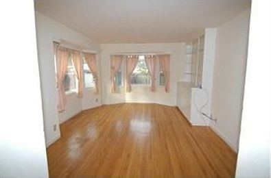 3rd image of 416 Durham St