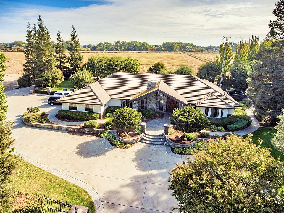 1st image of 30000 S Garden Ave