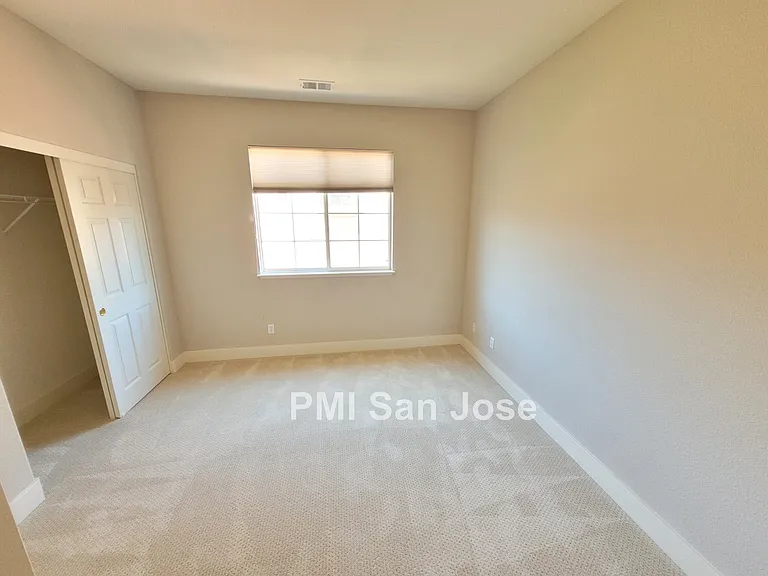 4762 Cheeney St — Photo 13