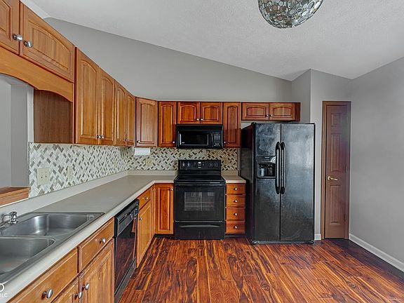 3rd image of 0 Pickwick Ct